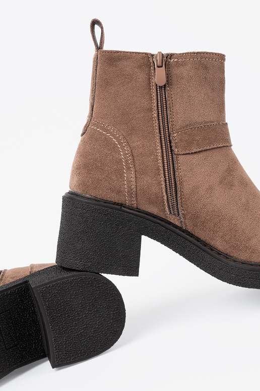 Štýlový béžová čižmy na stabilnej päte