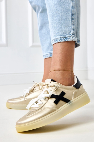 Zlaté tenisky na platforme... 2