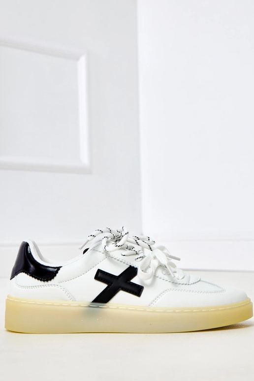 Biele tenisky na platforme s čiernym...