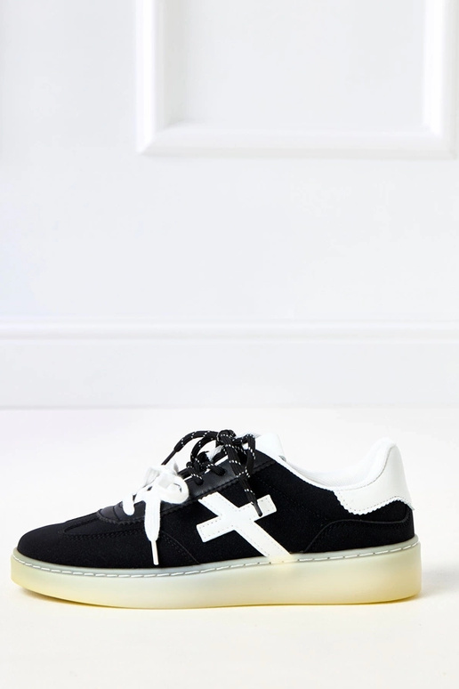 Čierne tenisky na platforme s bielym...