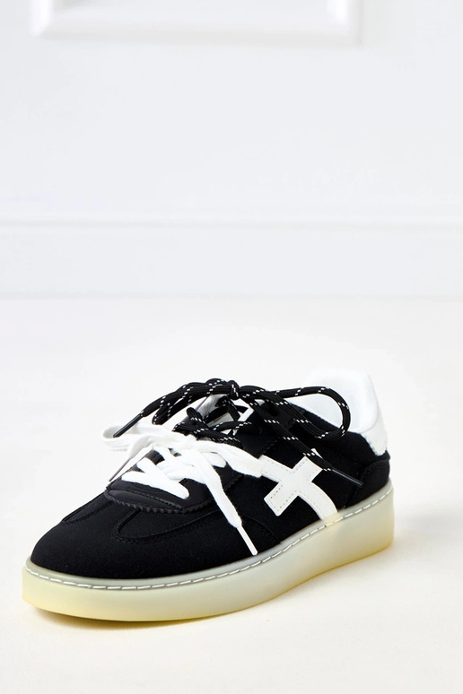 Čierne tenisky na platforme s bielym...