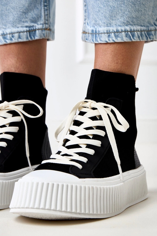 Čierne športové topánky s platformou...