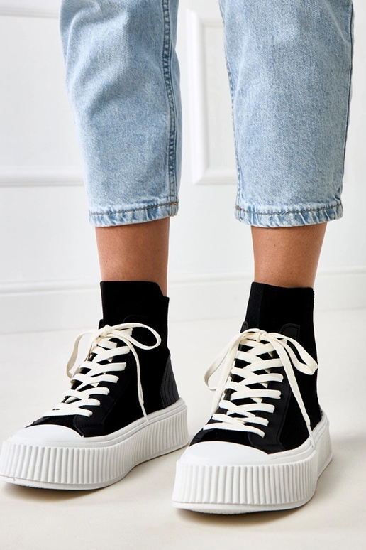 Čierne športové topánky s platformou...