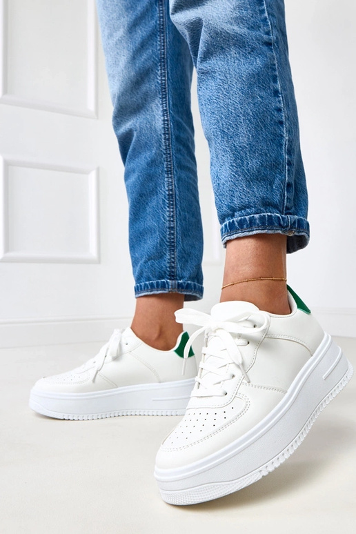 Biele športové topánky s platformou a...