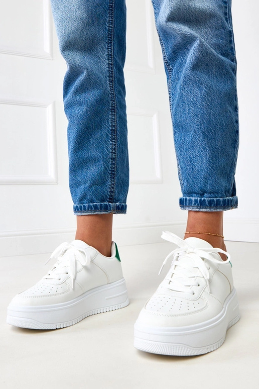 Biele športové topánky s platformou a...