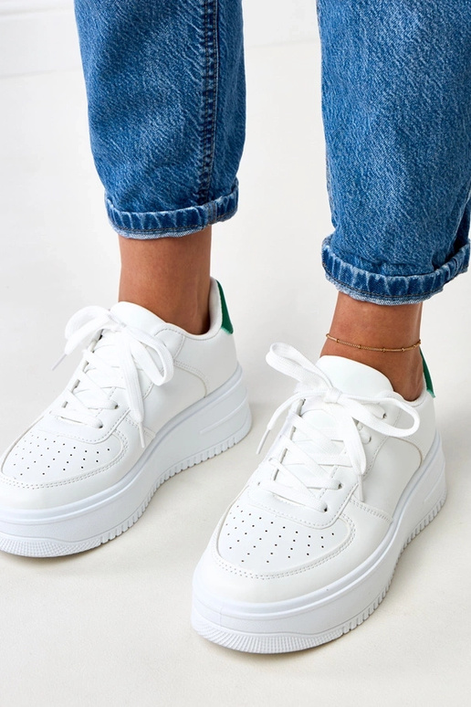 Biele športové topánky s platformou a...