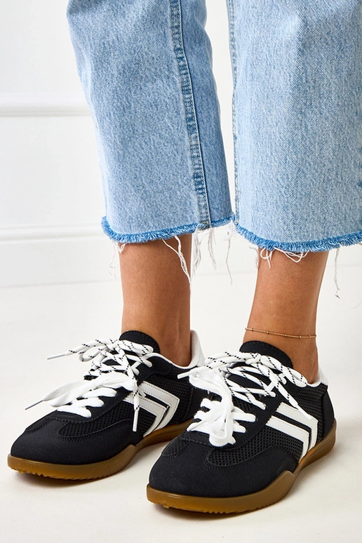 Čierne športové topánky na volejbal s...