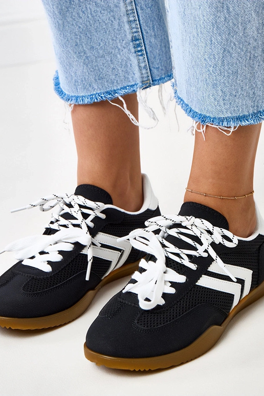 Čierne športové topánky na volejbal s...