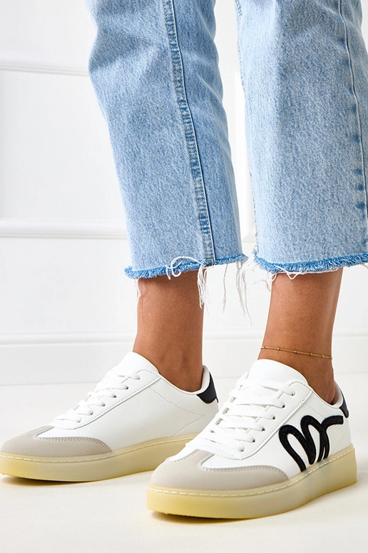 Biele športové topánky s platformou a...