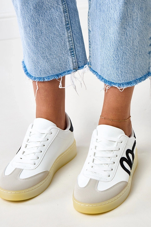 Biele športové topánky s platformou a...