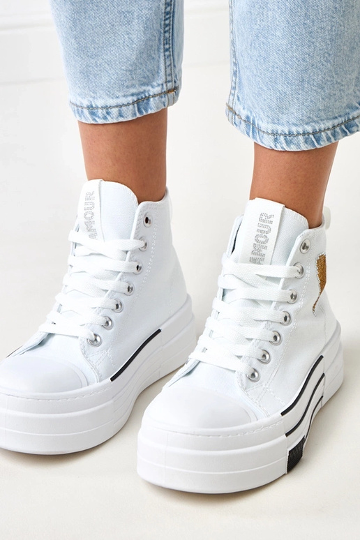 Biele vysoké športové topánky s...
