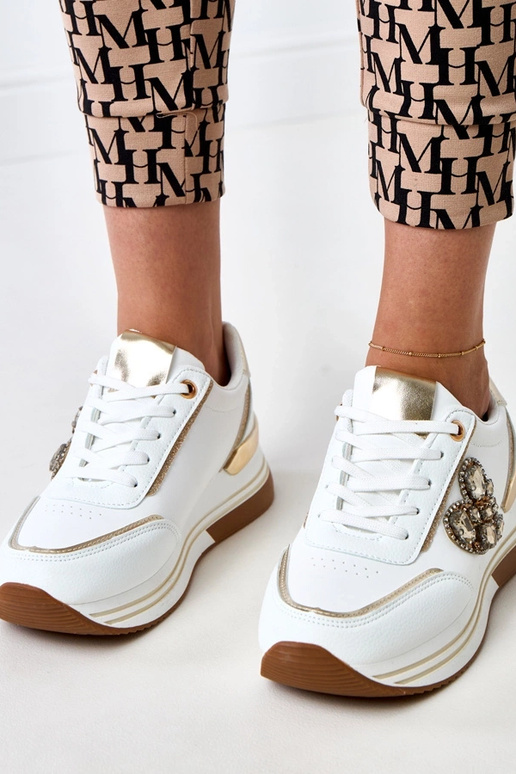 Biele športové topánky s platformou...