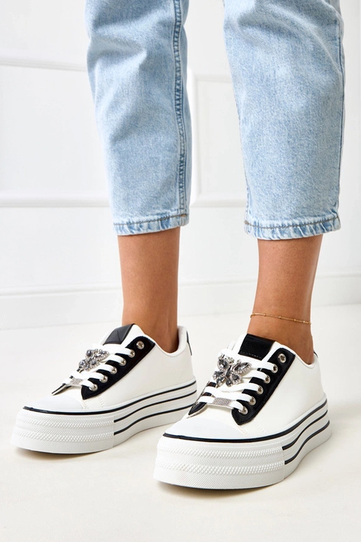 Biele športové topánky s platformou...