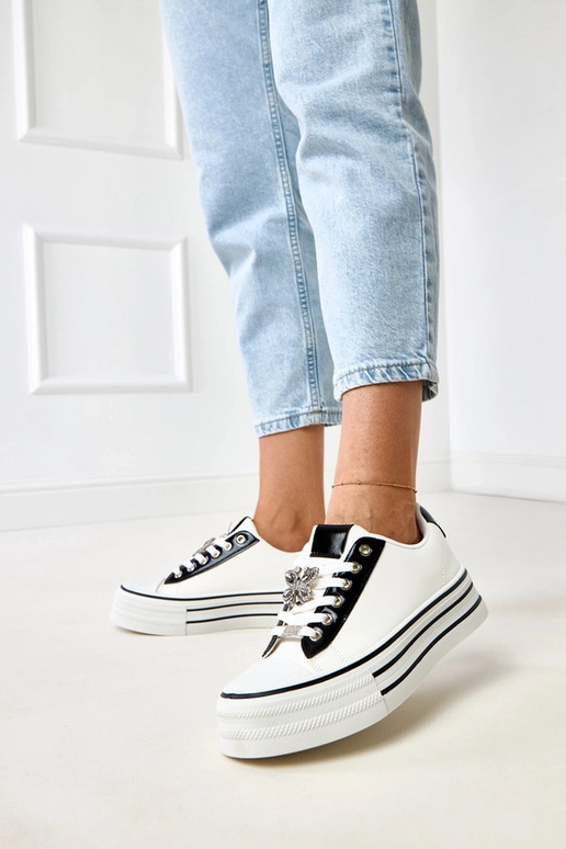 Biele športové topánky s platformou...