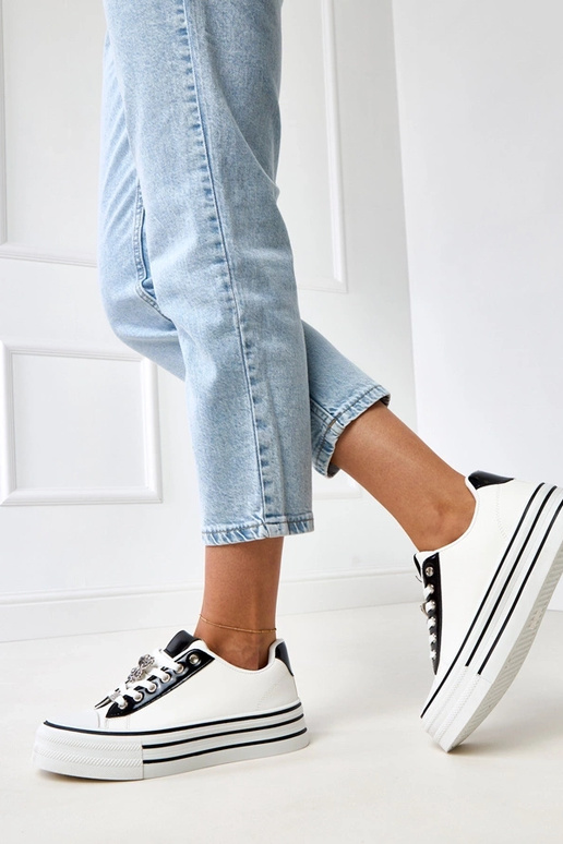 Biele športové topánky s platformou...