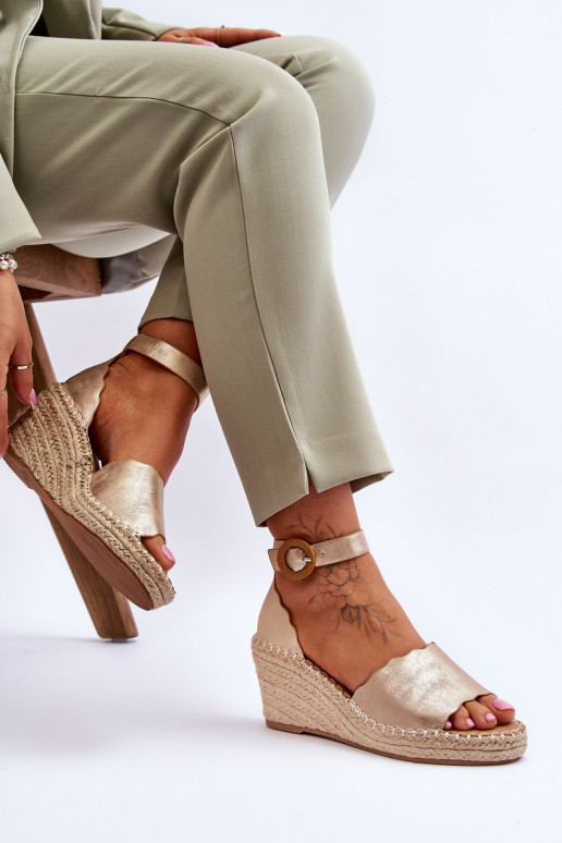 Kožené Sandále na platforme Comfort Shoe zlatej farby Verola Kožené Sandále na platforme Comfort Shoe zlatej farby Verola