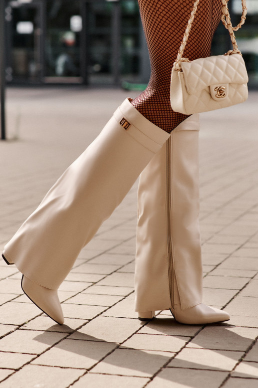 dámske čižmy Eko KoženéINyIniniętą CholeInką s podpätkami slonovina Avamora