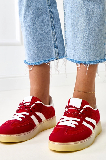 Červené sieťované tenisky s...