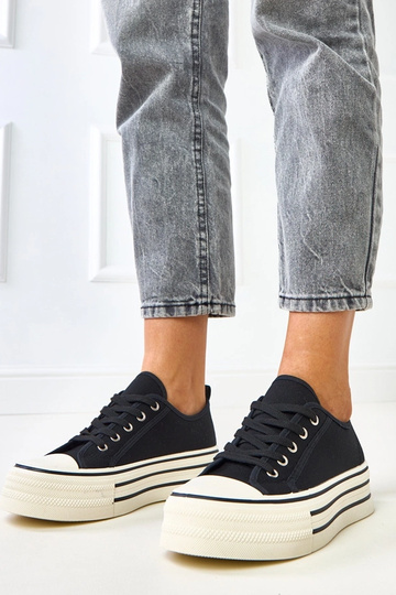 Čierne platformové topánky...