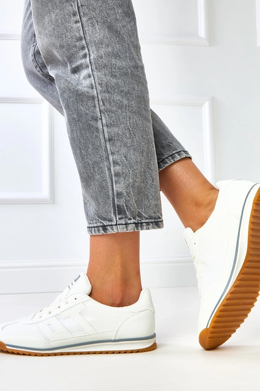 Biele športové tenisky so sivými...