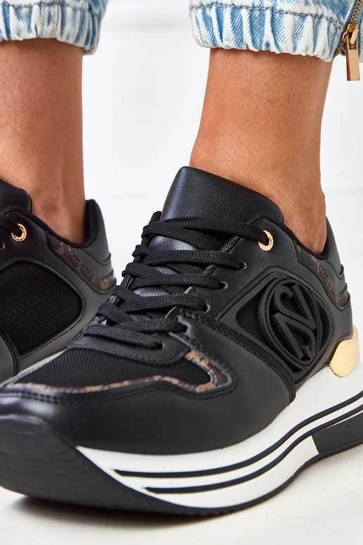 Čierne tenisky na platforme so zlatým...