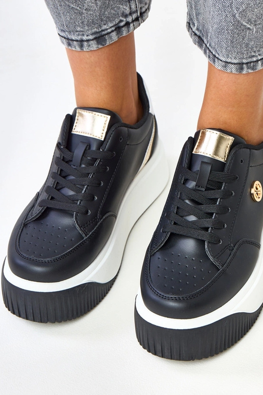 Čierne športové tenisky na platforme...