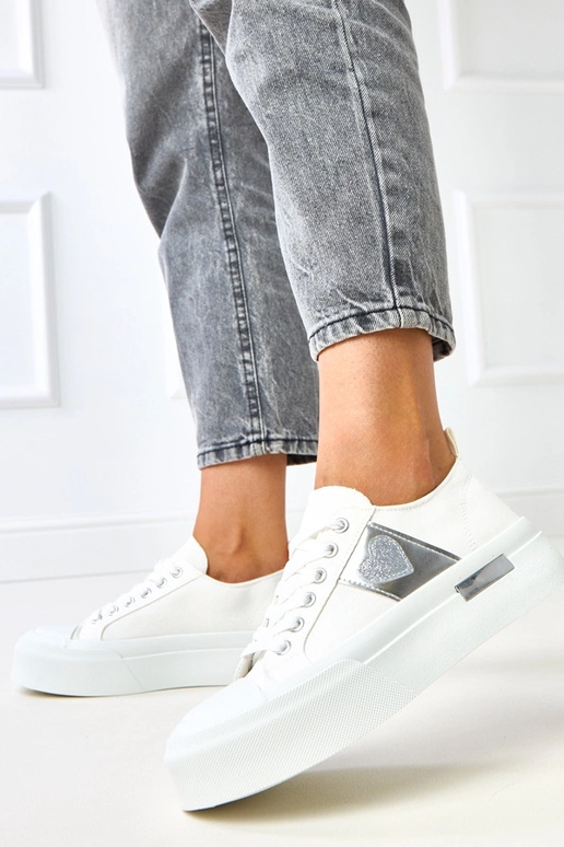 Biele športové sandále na platforme...