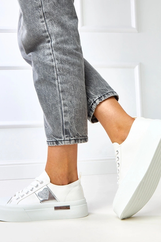 Biele športové sandále na platforme...