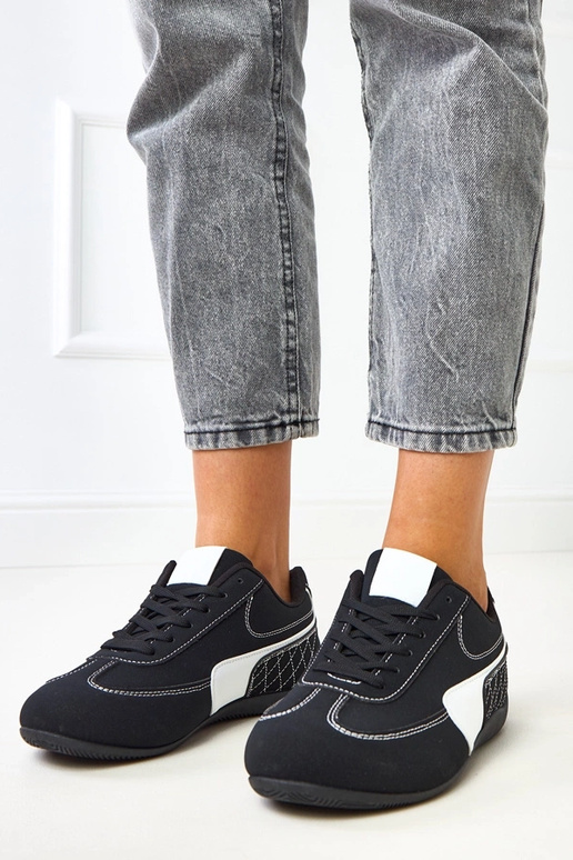 Čierne športové tenisky s bielym...