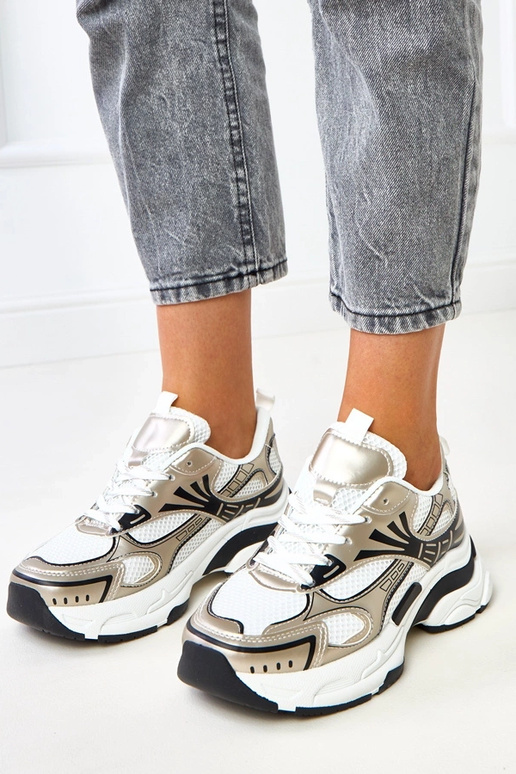 Zlaté športové tenisky na masívnej...