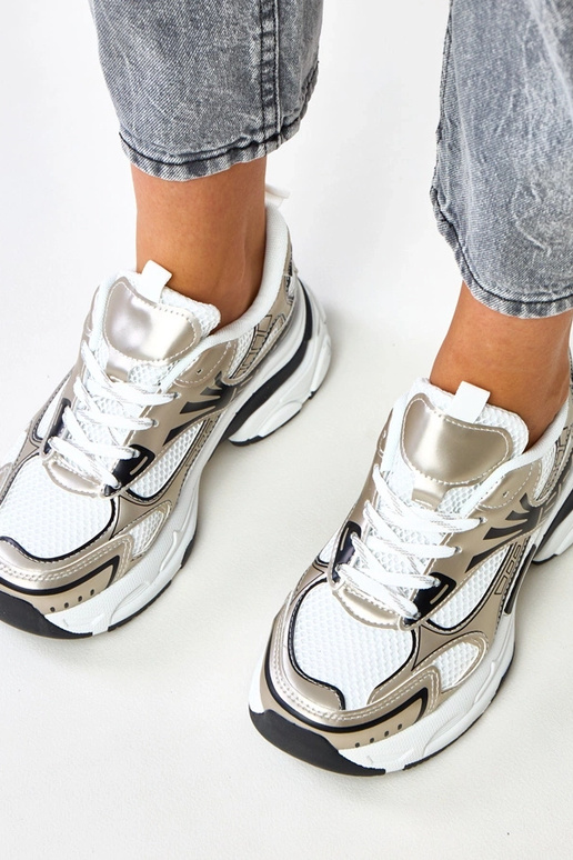 Zlaté športové tenisky na masívnej...