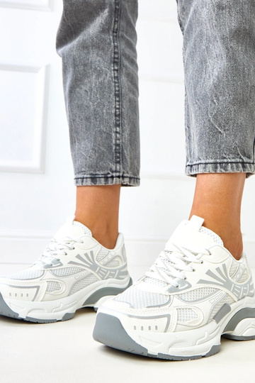 Biele športové tenisky na...