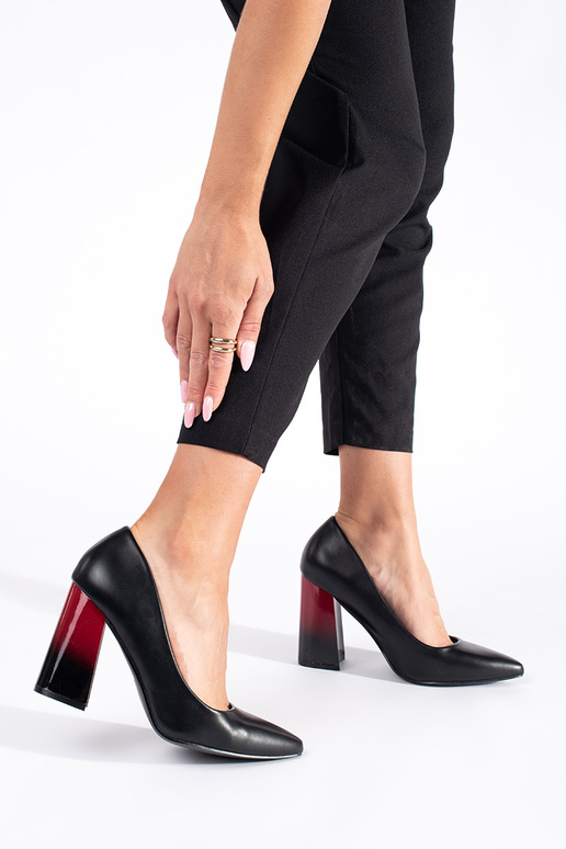 čierna Vysoké opätky na vysokej tyči