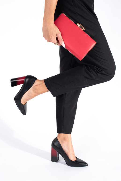 čierna Vysoké opätky na vysokej tyči