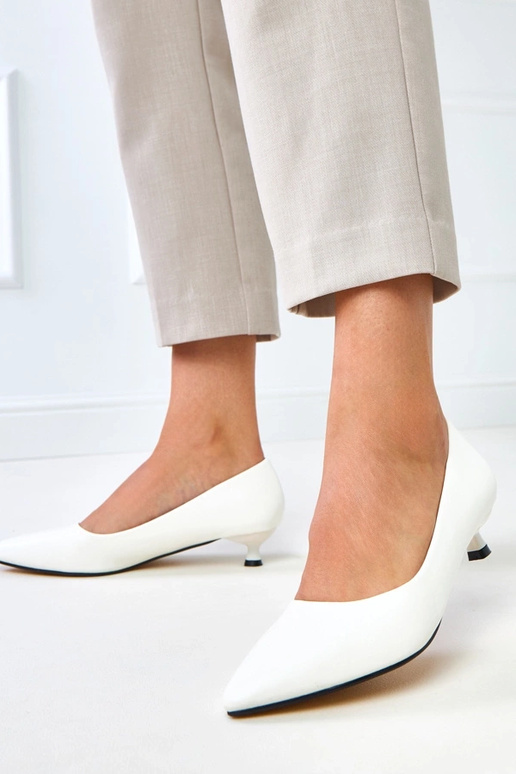 Biele topánky na nízkom podpätku, Louise