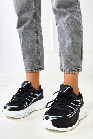 Čierne športové topánky na...