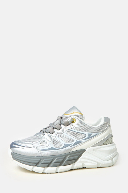 Strieborné tenisky na masívnej...