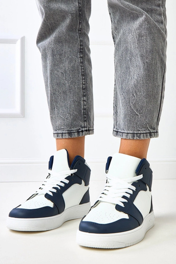 Vysoké biele tmavomodré...