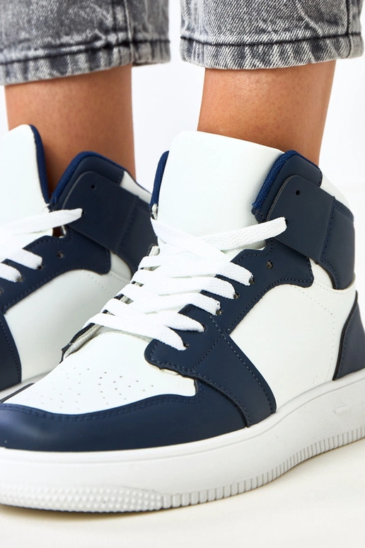 Vysoké biele tmavomodré tenisky s...