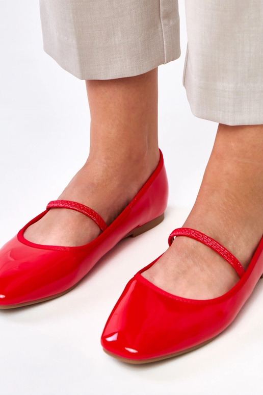 Červené lakované baleríny s gumičkou...