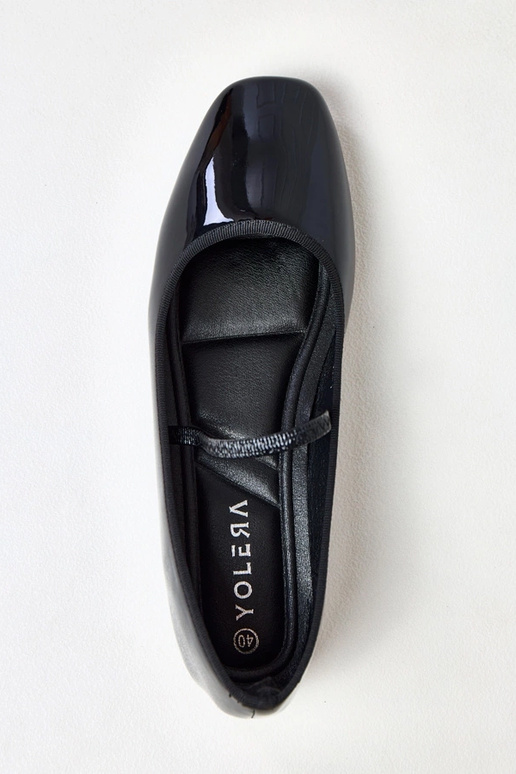 Čierne lakované baleríny s gumičkou... Čierne lakované baleríny s gumičkou...