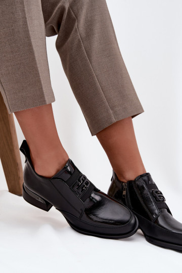 s lakovým efektom Kožené topánky Dámske Zapnuté nízkom opätku S Ornatem Detalem Vinceza 91161 čierna