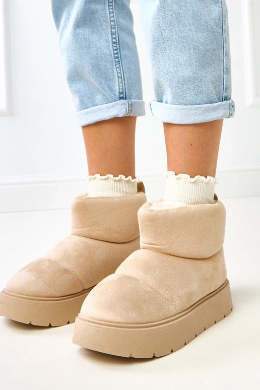 Svetlo pieskové zateplené snehové...