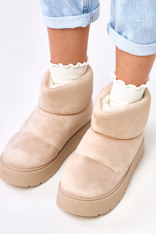 Svetlo pieskové zateplené snehové...