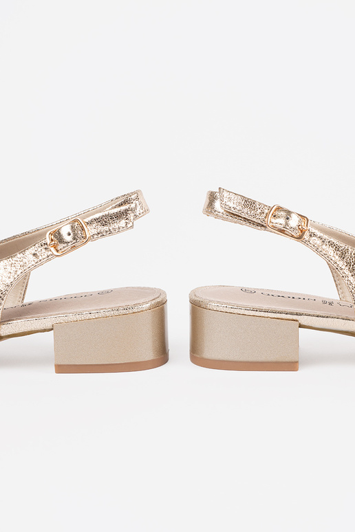 Zlaté sandále na nízkom podpätku Zlaté sandále na nízkom podpätku