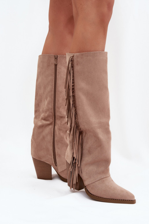 Dámske vysoké čižmy v cowboyskom štýle s strapcami a podpätkami pieskovej farby Tivara Dámske vysoké čižmy v cowboyskom štýle s strapcami a podpätkami pieskovej farby Tivara