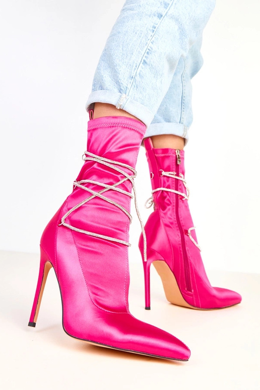 Ružové saténové čižmy na podpätku...