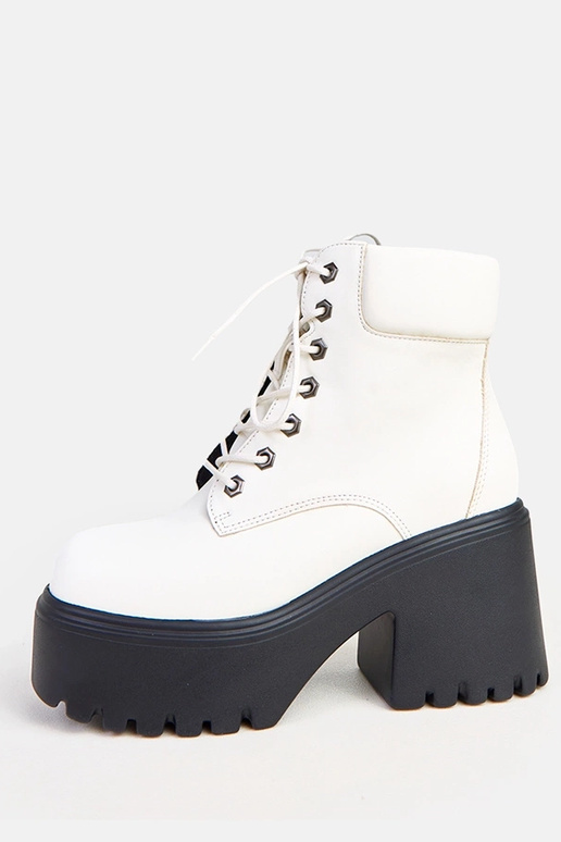 Biele čižmy na masívnom podpätku a...