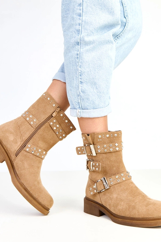 Hnedé boty s kryštálmi na nízkom... Hnedé boty s kryštálmi na nízkom...