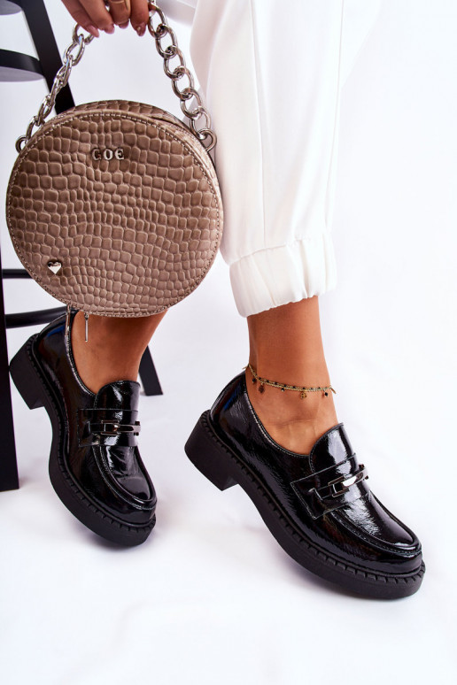 s lakovým efektom topánky So striebornou ozdobou čierna Lemar Hestill